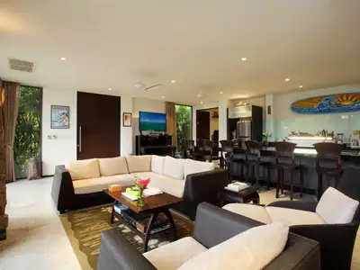 Villa 5 chambres avec piscine privée à Bang Tao à louer