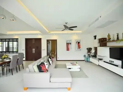 Villa de luxe avec piscine privée 3 chambres à louer à Pasak, Cherng Talay, Phuket