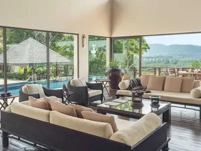 Villa de luxe avec piscine 3 chambres à louer à Layan