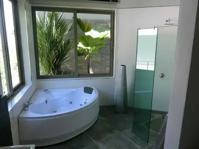 Villa avec piscine 4 chambres vue mer à vendre à Yamu Hills