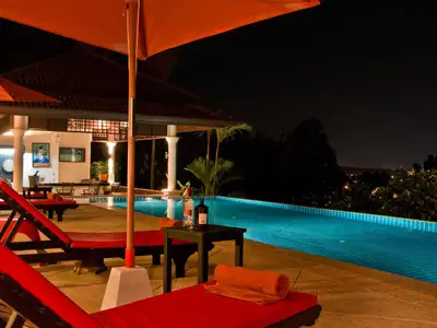 Villa privée avec piscine 6 chambres à vendre à Choeng Thale