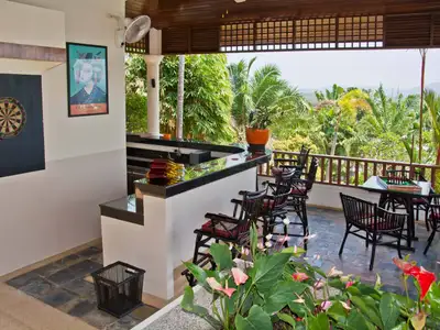 Villa privée avec piscine 6 chambres à vendre à Choeng Thale