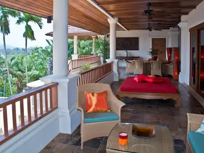 Villa privée avec piscine 6 chambres à vendre à Choeng Thale