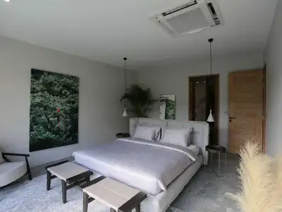 Élégante villa avec piscine privée 4 chambres à vendre à Thalang