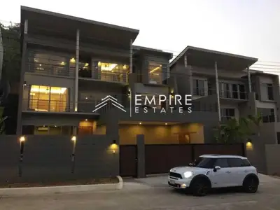 Villa 4 chambres avec piscine privée à louer à Chalong