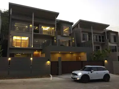 Villa 4 chambres avec piscine privée à louer à Chalong