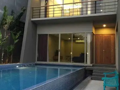 Villa 4 chambres avec piscine privée à louer à Chalong