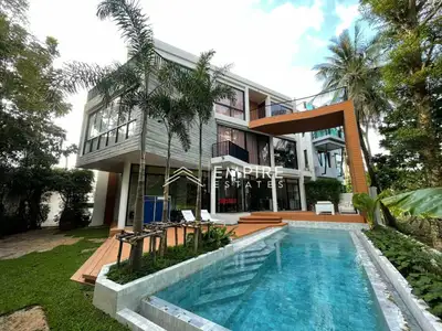 Villa privée avec piscine 4 chambres récemment rénovée à vendre