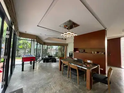 Villa privée avec piscine 4 chambres récemment rénovée à vendre