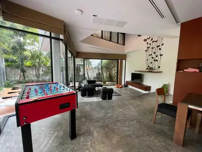 Villa privée avec piscine 4 chambres récemment rénovée à vendre