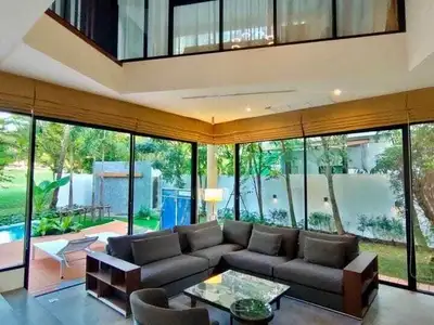 Villa 4 chambres avec piscine privée, récemment rénovée, à louer à Kathu