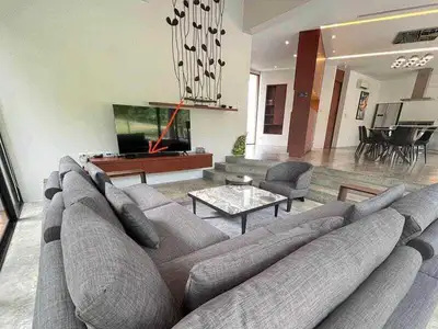 Villa 4 chambres avec piscine privée, récemment rénovée, à louer à Kathu