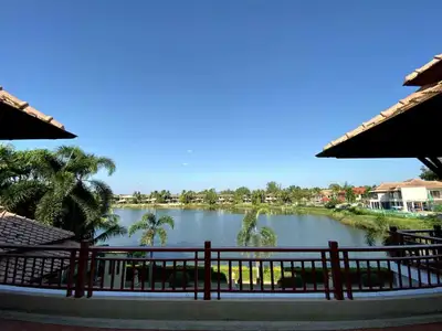 Laguna Water – 4 chambres avec piscine privée à louer