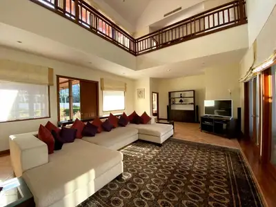 Laguna Water – 4 chambres avec piscine privée à louer