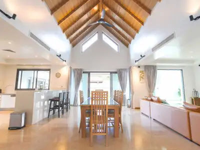 Belle villa avec piscine privée 4 chambres à Choeng Thale