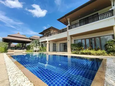 Laguna – 4 chambres avec piscine privée à louer