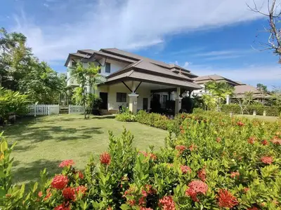 Laguna – 4 chambres avec piscine privée à louer