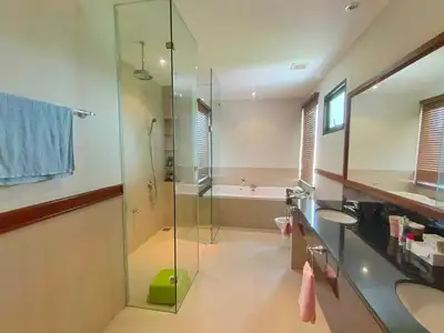 Laguna – 4 chambres avec piscine privée à louer