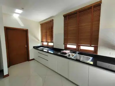 Laguna – 4 chambres avec piscine privée à louer
