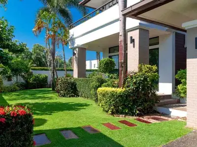 Belle villa 4 chambres avec piscine privée à louer à Layan