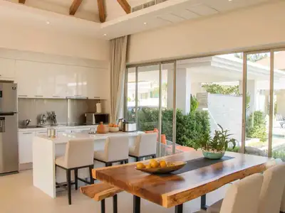 Trichada – Villa 6 chambres avec piscine privée à louer en courte durée
