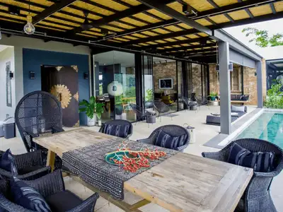 Villa privée avec piscine 4 chambres à vendre à Choeng Thale