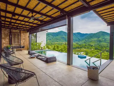 Villa privée avec piscine 4 chambres à vendre à Choeng Thale