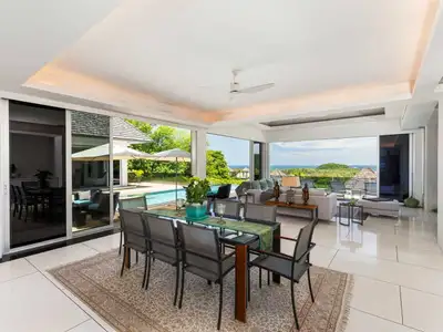 Villa vue mer 5 chambres à vendre à Layan Beach
