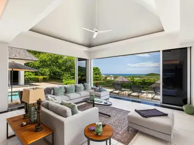Villa vue mer 5 chambres à vendre à Layan Beach