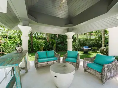 Villa privée avec piscine 5 chambres à la revente à Cherngtalay, Phuket