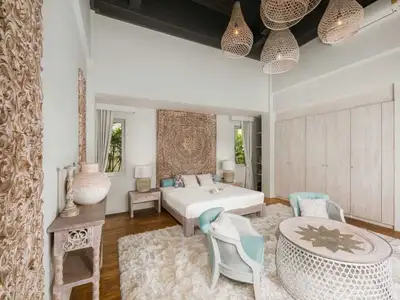 Villa privée avec piscine 5 chambres à la revente à Cherngtalay, Phuket