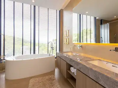 Villa moderne dominante 6 chambres à vendre à Layan, Choeng Thale