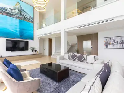 Villa moderne dominante 6 chambres à vendre à Layan, Choeng Thale