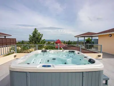 Villa vue mer 4 chambres à louer à Chalong, Phuket