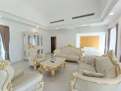 Grand jardin avec vue montagne – 4 chambres à louer à Kathu