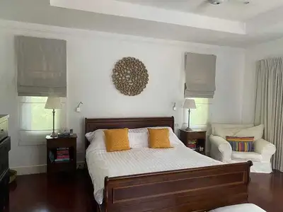 Villa 5 chambres à louer à Layan