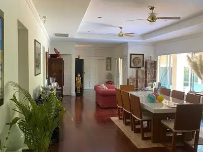 Villa 5 chambres à louer à Layan