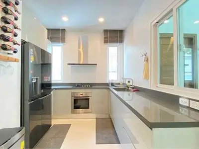 Belle villa 4 chambres avec piscine privée à louer