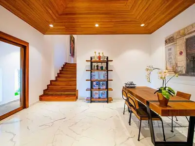 Superbe villa vue mer 10 chambres avec piscine privée à louer à Surin