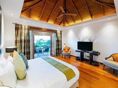 Superbe villa vue mer 10 chambres avec piscine privée à louer à Surin