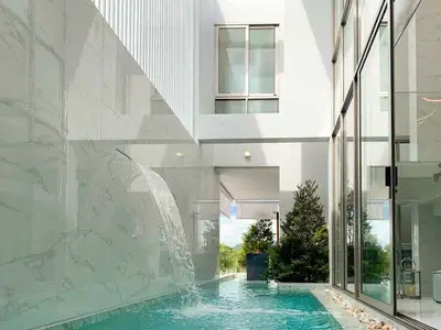 Villa de luxe avec piscine 4 chambres à vendre à Cherngtalay, Phuket