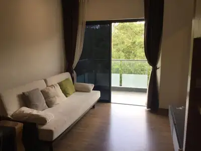 Appartement 2 chambres à étage élevé avec vue montagne à Cherngtalay
