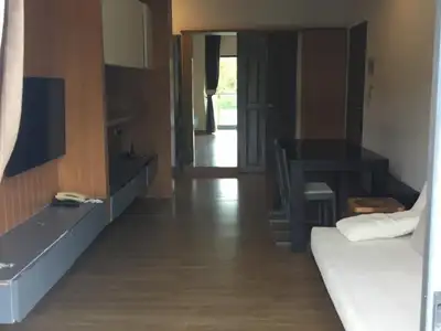 Appartement 2 chambres à étage élevé avec vue montagne à Cherngtalay