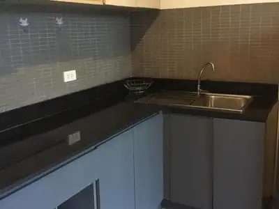 Appartement 2 chambres à étage élevé avec vue montagne à Cherngtalay