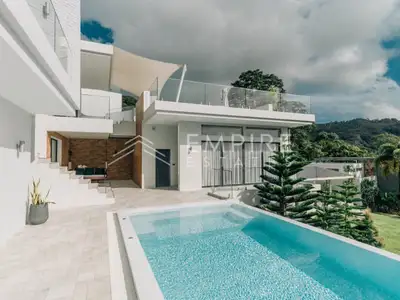 Grande villa 6 chambres vue mer à vendre à Kamala