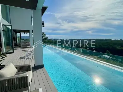 Luxueuse villa avec piscine privée 6 chambres vue mer à vendre à Layan