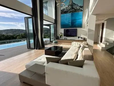 Luxueuse villa avec piscine privée 6 chambres vue mer à vendre à Layan