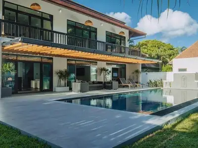 Villa privée avec piscine 5 chambres à Rawai, Phuket