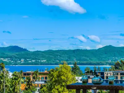 Penthouse 3 chambres avec piscine privée à vendre à Choeng Thale, Phuket