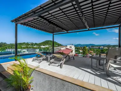 Penthouse 3 chambres avec piscine privée à vendre à Choeng Thale, Phuket